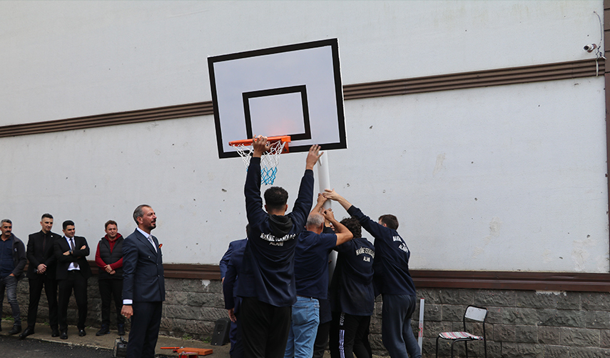 Rize'de okulların basket potalarını meslek lisesi öğrencileri yapıyor