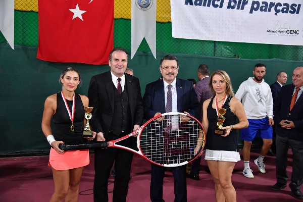 Trabzon'da Senyör Tenis Turnuvası’nda ödüller sahiplerini buldu