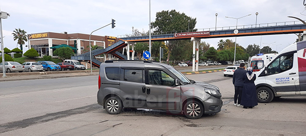 Trabzon’da kavşakta kaza! 2 yaralı