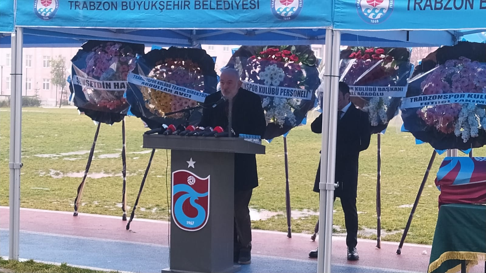 Trabzonspor efsanesi Ahmet Suat Özyazıcı için tören düzenlendi!