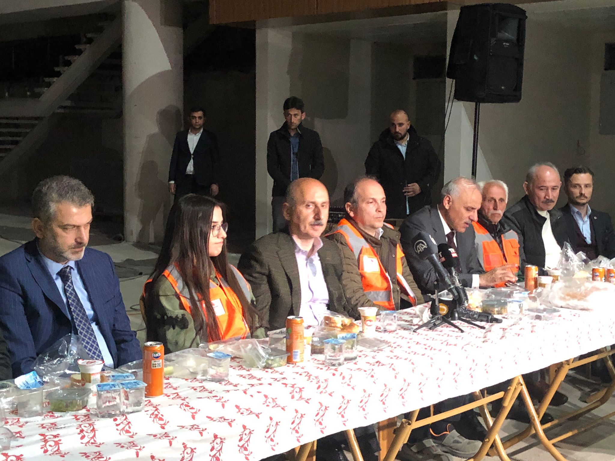 Bakan Karaismailoğlu Trabzon’un yeni otogarını ziyaret etti