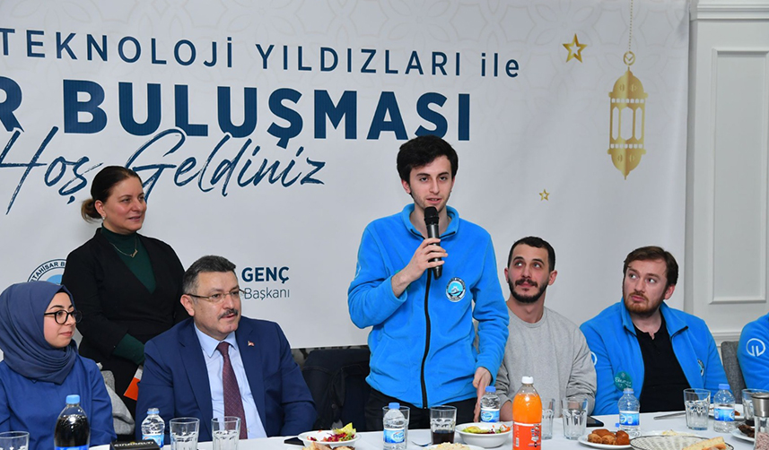 Başkan Genç, KTÜ'lü mucit öğrencilerle iftarda buluştu