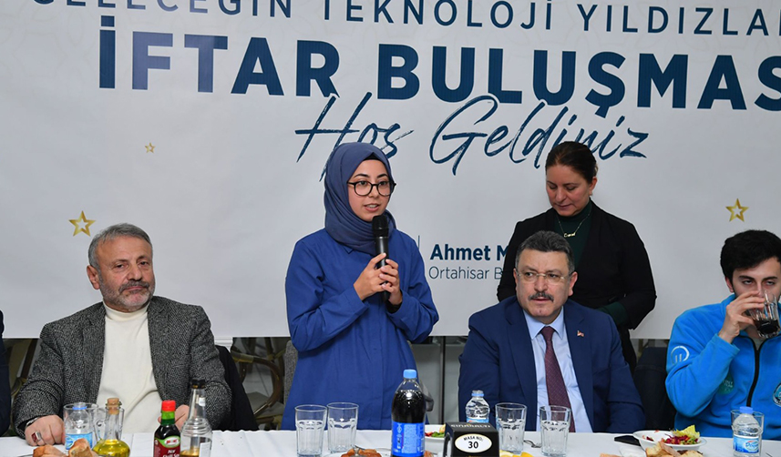 Başkan Genç, KTÜ'lü mucit öğrencilerle iftarda buluştu