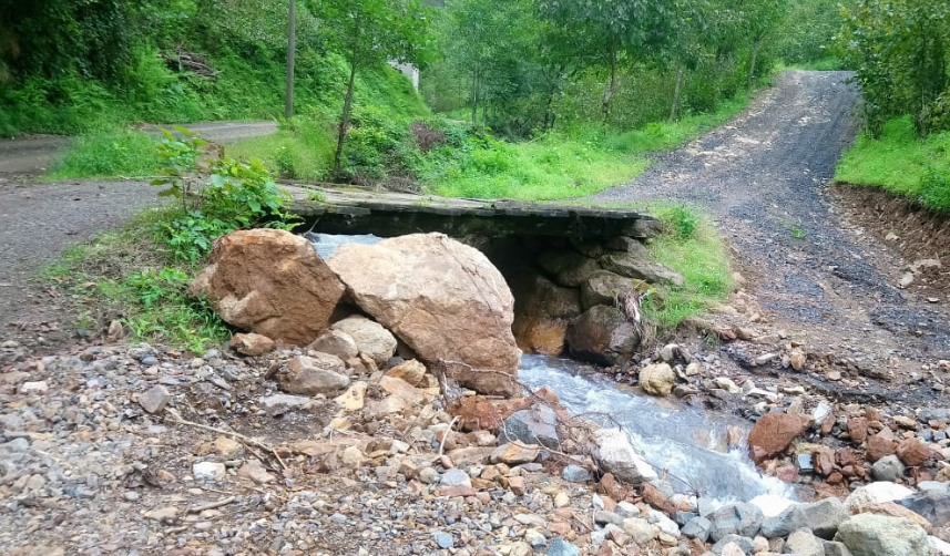 trabzon yol dereye dönüştü3