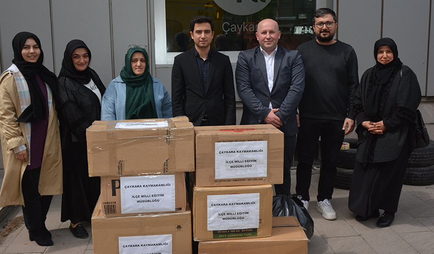 Trabzon'da Halk Eğitim kursiyerleri depremzede çocuklara 'bayramlık kıyafet' dikti