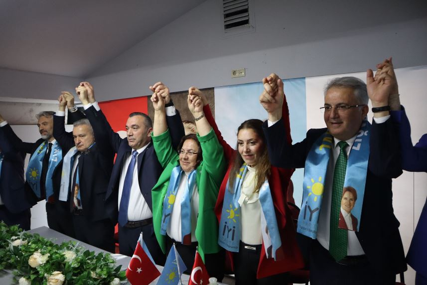 Trabzon’da İYİ Parti’den gövde gösterisi