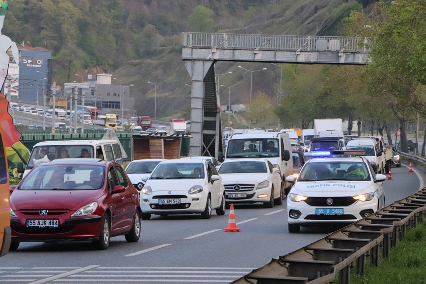 Samsun'da zincirlme kaza! 7 otomobil birbirine girdi